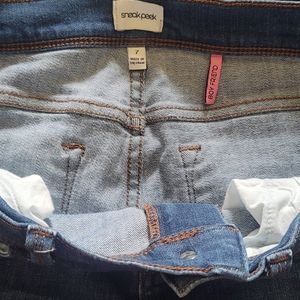 Sneak peek jeans Size 7 Med Dark Cuffed Boyfriend